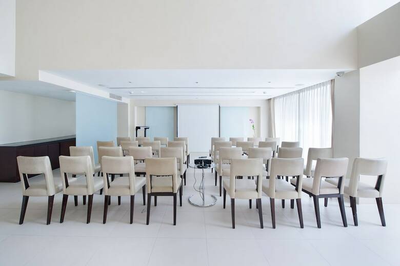 Hotel The Picasso Boutique Serviced Residences