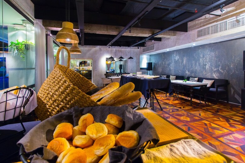Hotel The Picasso Boutique Serviced Residences