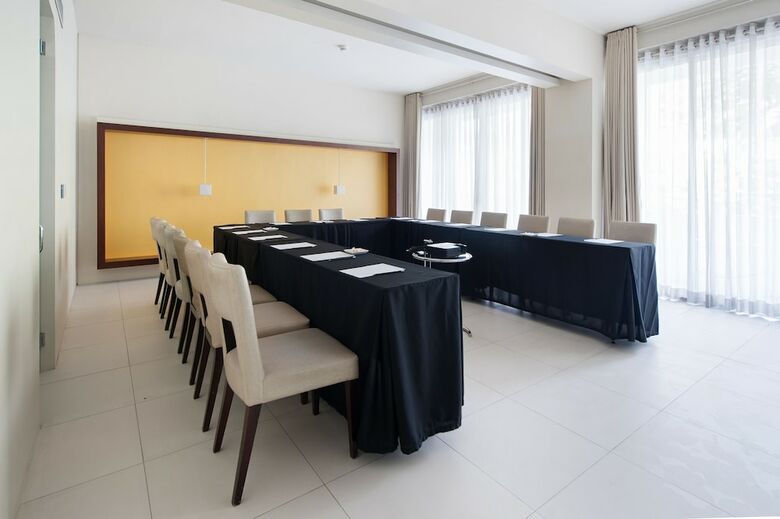 Hotel The Picasso Boutique Serviced Residences