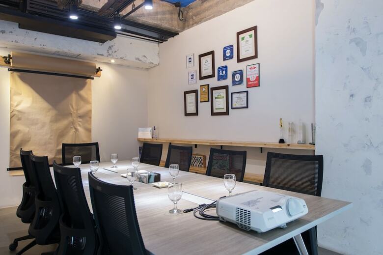 Hotel The Picasso Boutique Serviced Residences