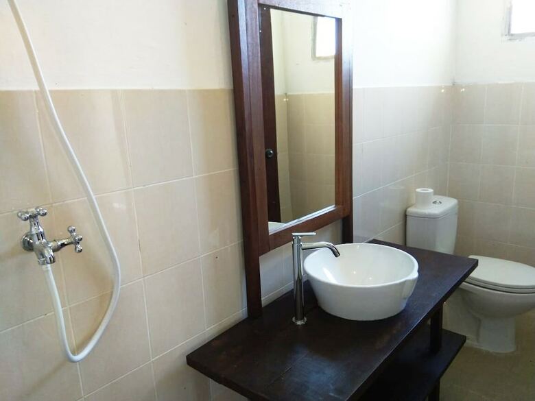 Bed & Breakfast Naya Matahora Island Resort