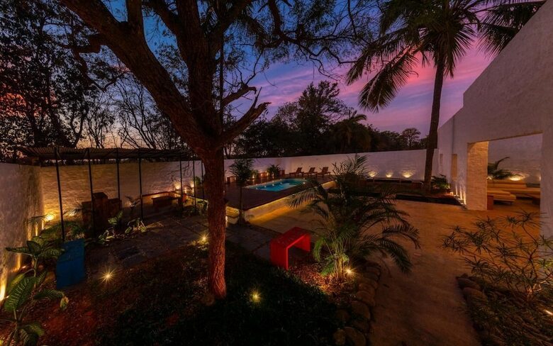 Villa White Nirvana