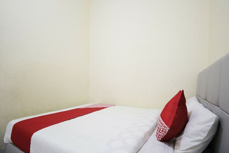 Hostal Oyo 654 Fabio Guest House Syariah