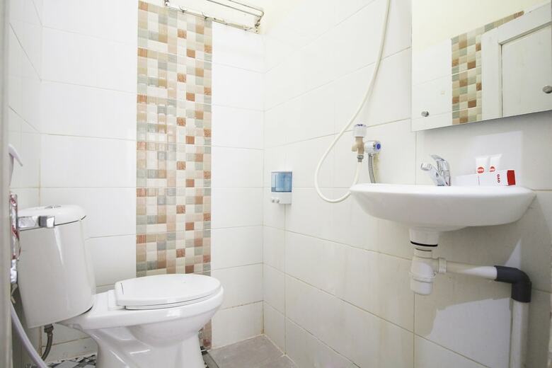 Hostal Oyo 654 Fabio Guest House Syariah