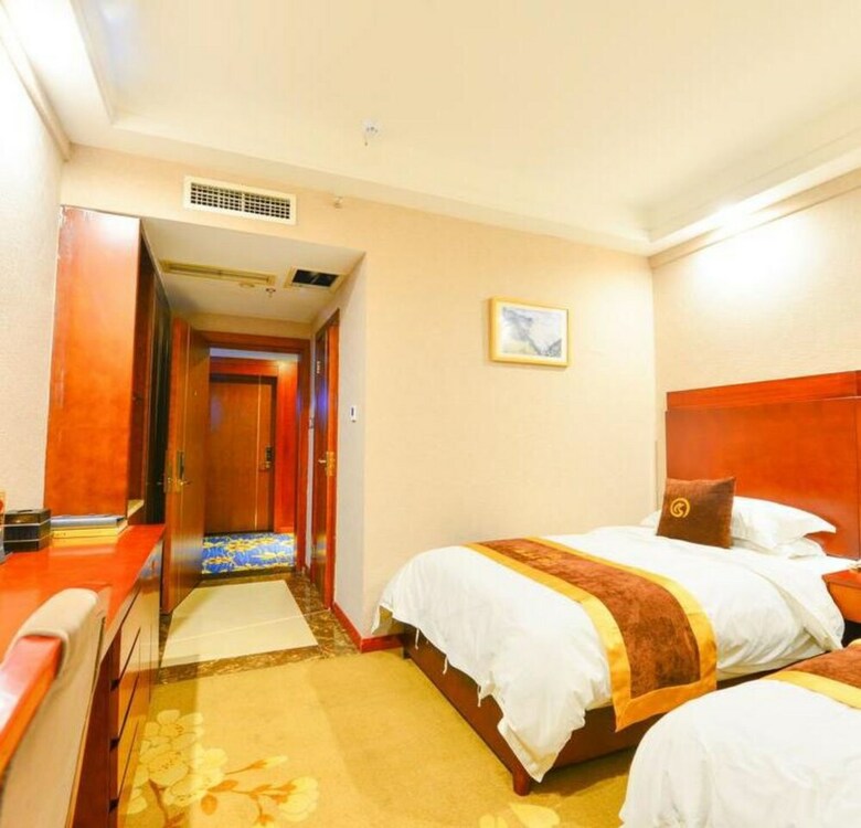 Longhai Hotel