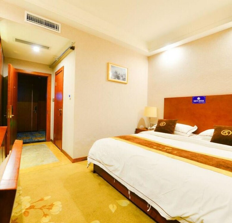 Longhai Hotel