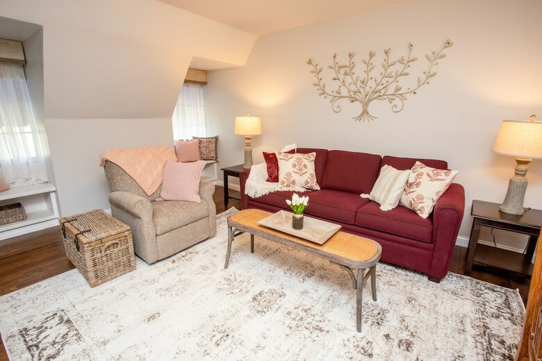 Bed & Breakfast Hummingbird Estate Wine & Suites