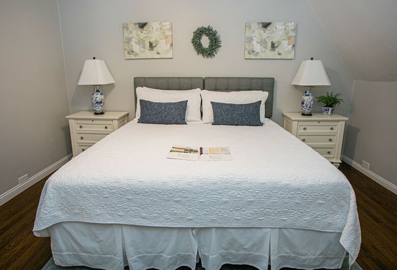 Bed & Breakfast Hummingbird Estate Wine & Suites