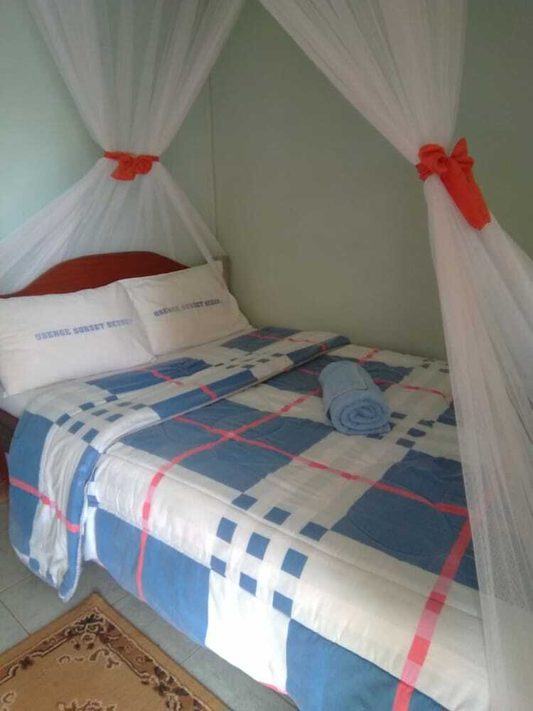 Hotel Usenge Sunset Resort