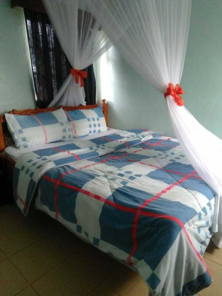 Hotel Usenge Sunset Resort