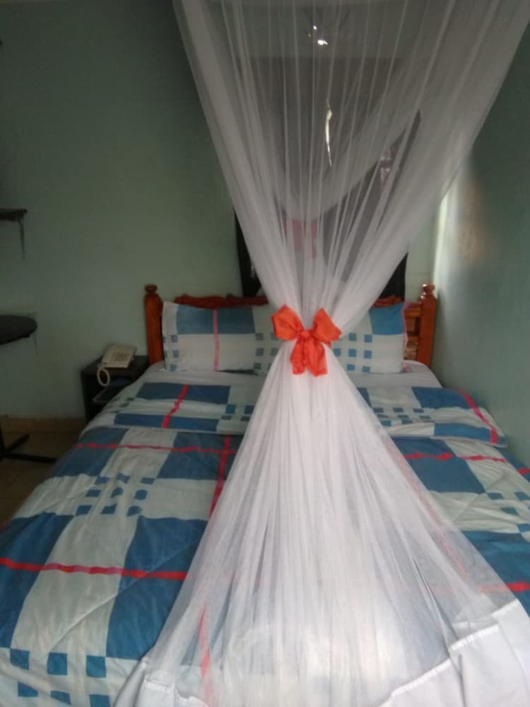 Hotel Usenge Sunset Resort