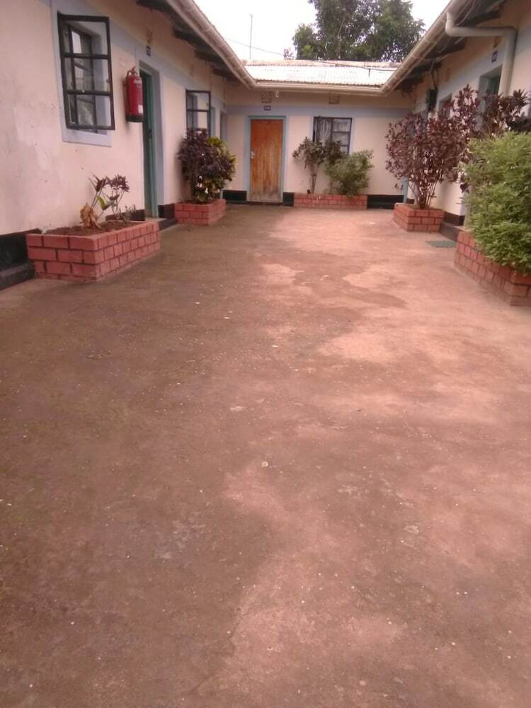 Hotel Usenge Sunset Resort
