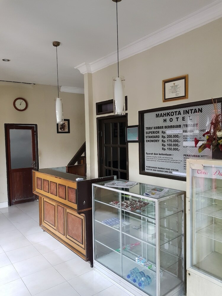 Hostal Oyo 761 Mahkota Intan Hotel