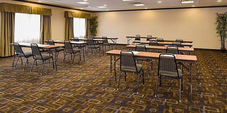 Hotel Holiday Inn Express & Suites Bridgeport