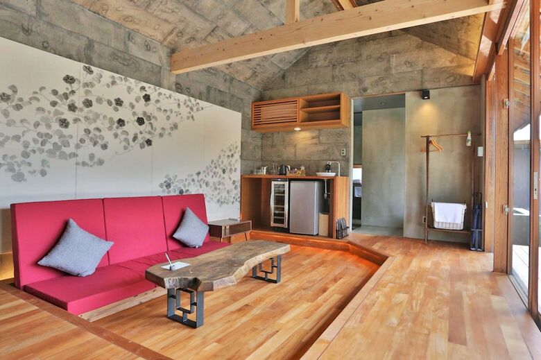 Hotel Kawasemi No Su
