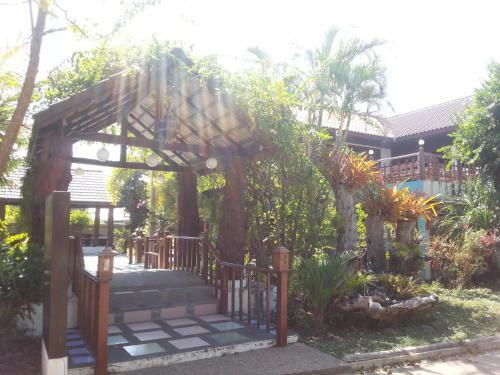 Thong Paeka Hotel