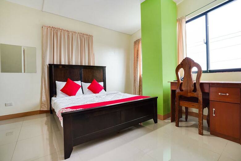 Hotel Oyo 251 Fmj 28 Guesthouse
