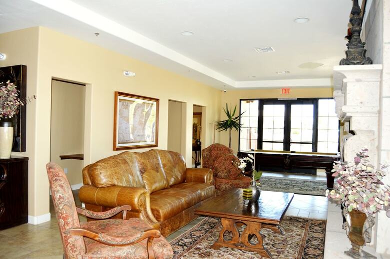 Aparthotel Gorgeous 3bd Havasu Home With Lake View