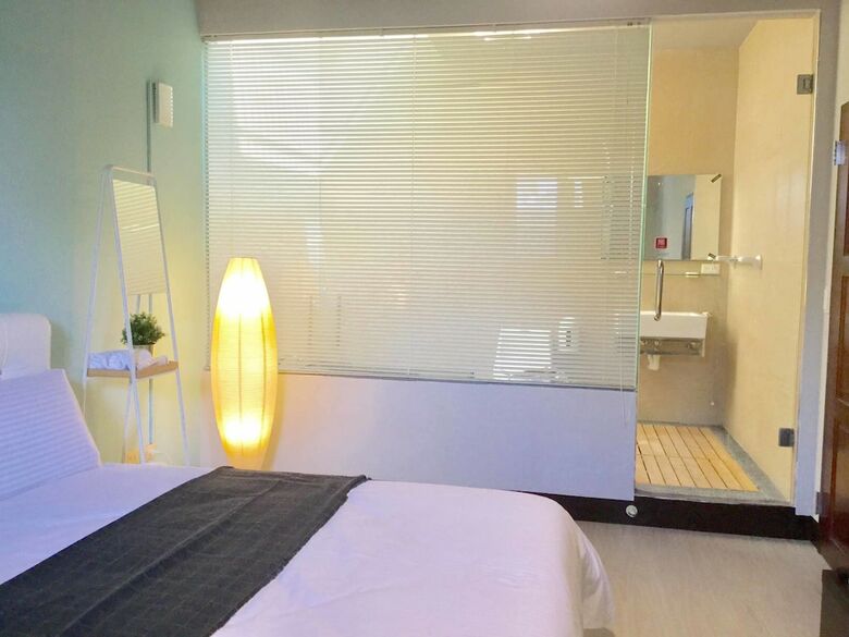 Hostal Hsr B&B