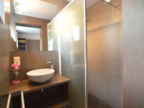 Lodge Holiday Home L Oree Du Lac Les Hautes