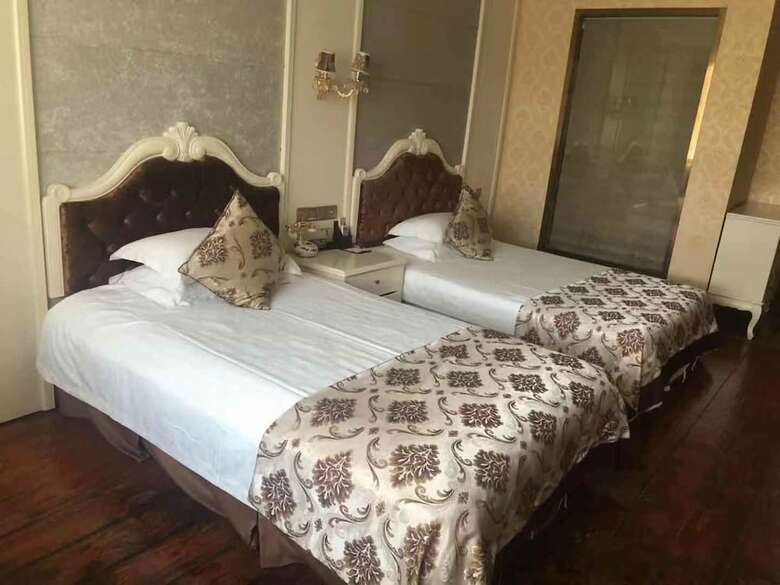 Jiaxing Yijiangnan Holiday Hotel