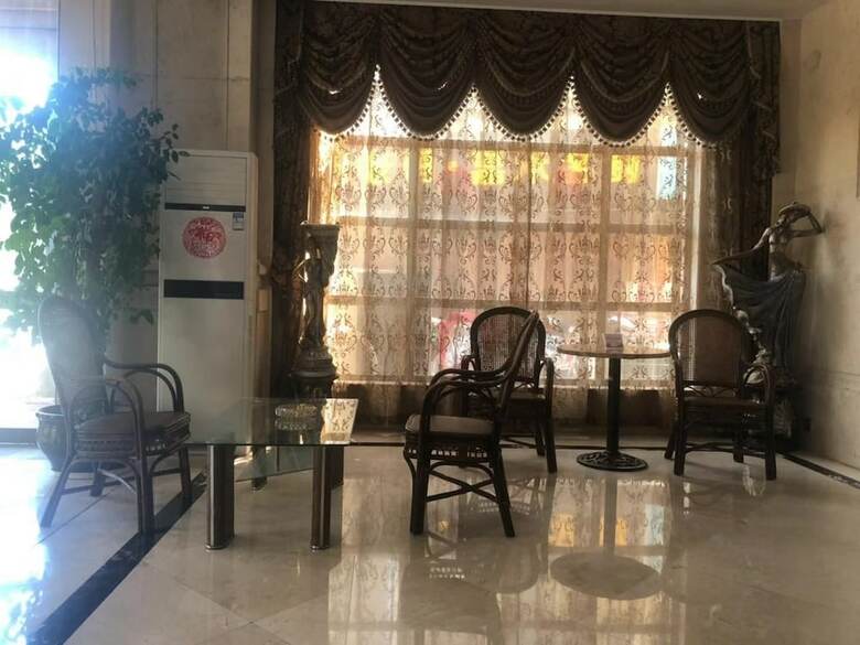Jiaxing Yijiangnan Holiday Hotel