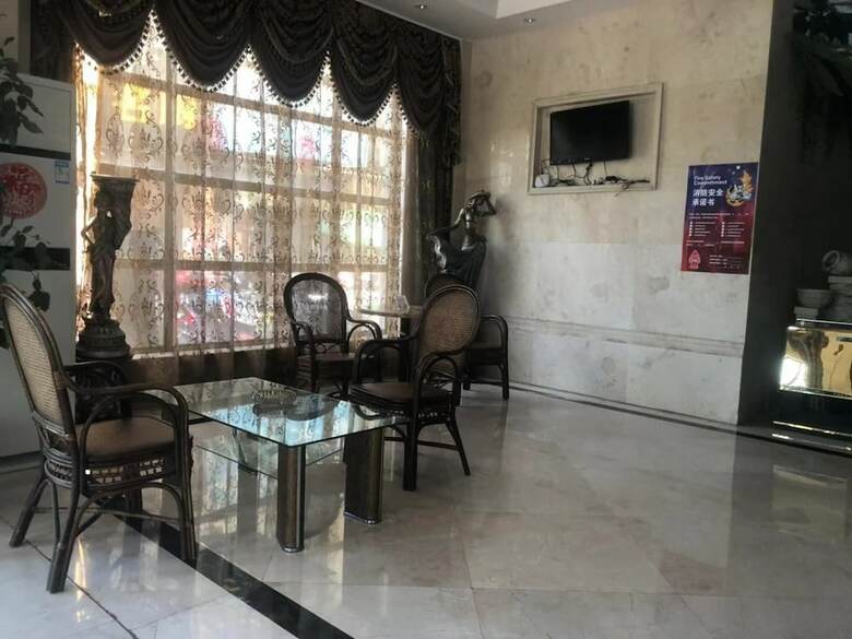 Jiaxing Yijiangnan Holiday Hotel