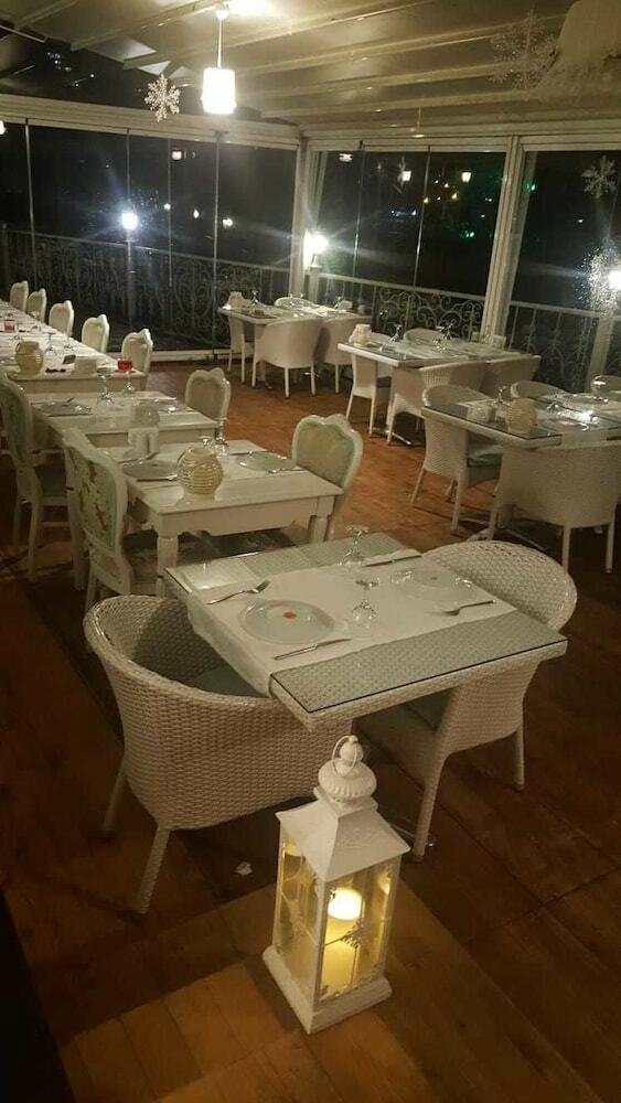 Hotel Bab-i Zer Konaklama Ve Restoran