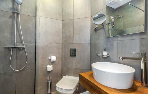 Four-bedroom Holiday Home In Veprinac