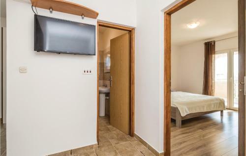Two-bedroom Apartment In Povljana