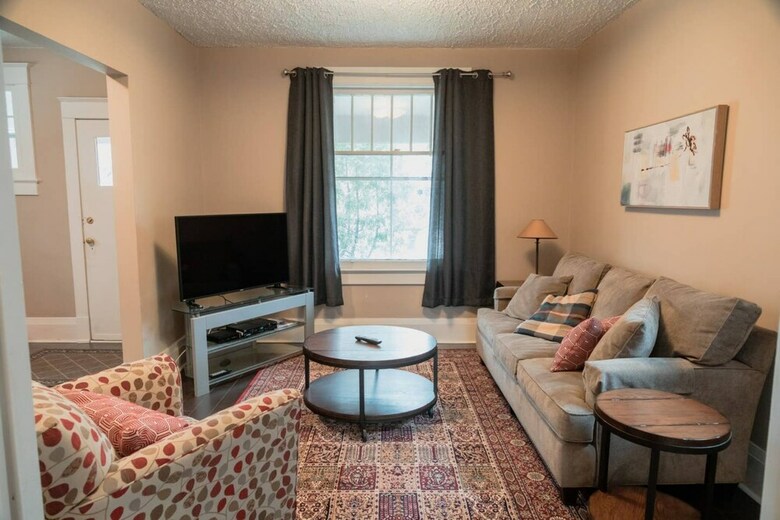 Apartamentos Beautiful 3 Bedroom Home Near Downtown