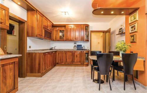 Four-bedroom Holiday Home In Rijeka