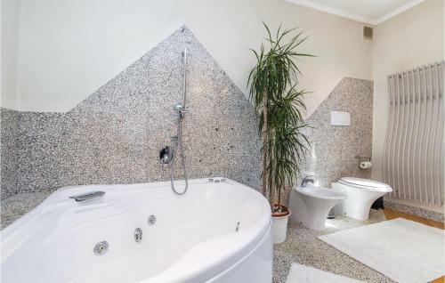 Four-bedroom Holiday Home In Rijeka