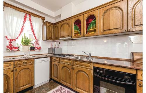 Four-bedroom Holiday Home In Rijeka