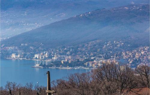 Four-bedroom Holiday Home In Rijeka