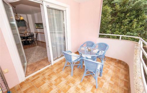 Two-bedroom Apartment In Selce