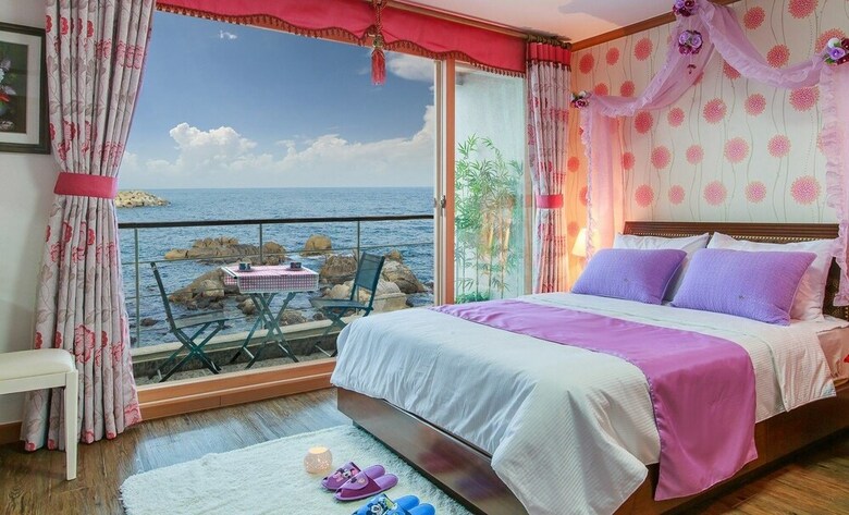 Sea Rainbow Pension