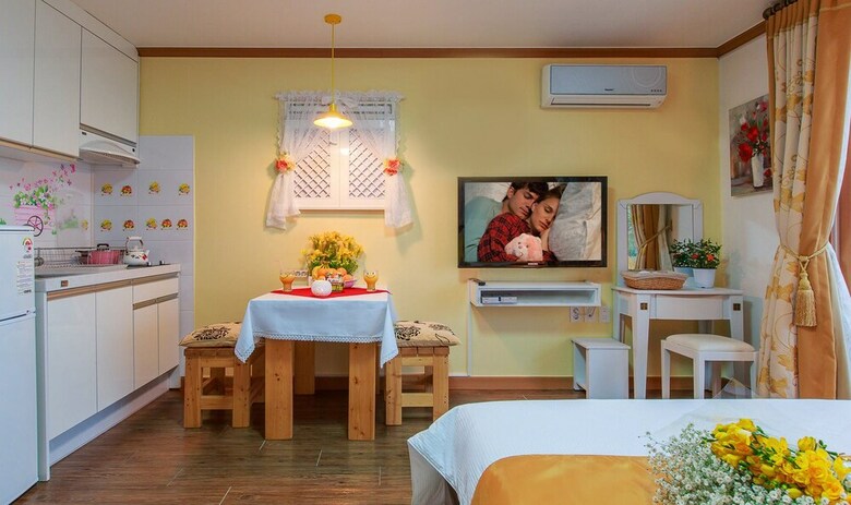 Sea Rainbow Pension