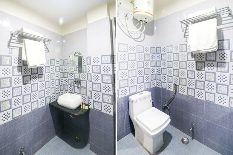 Hotel Capital O 30380 Kiaara Stay