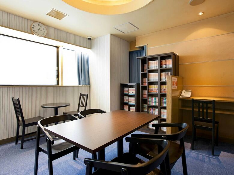 Capsule Hotel & Sauna Mizho - Caters To Men