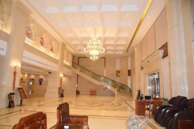 Vienna International Hotel (Shantou Simapu)