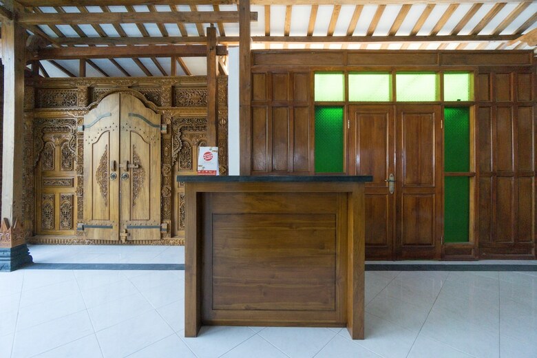 Hostal Oyo 1591 Ndalem Sidoarum Syariah