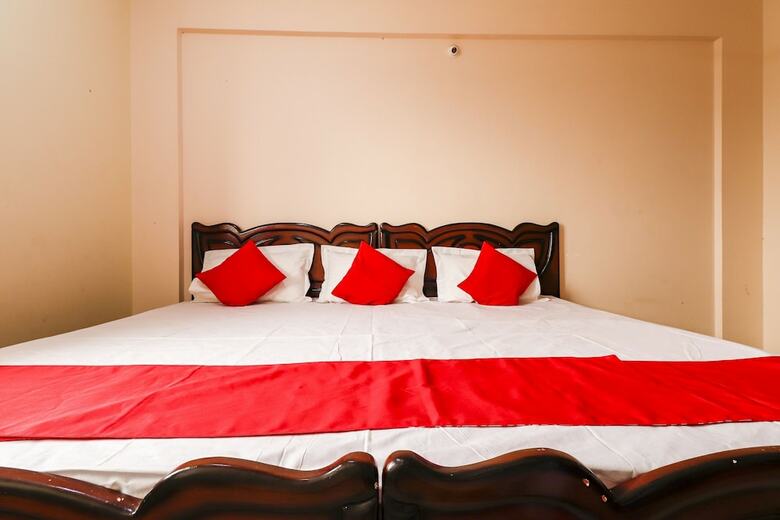 Hotel Spot On 48301 Thirumala Boarding & Lodge