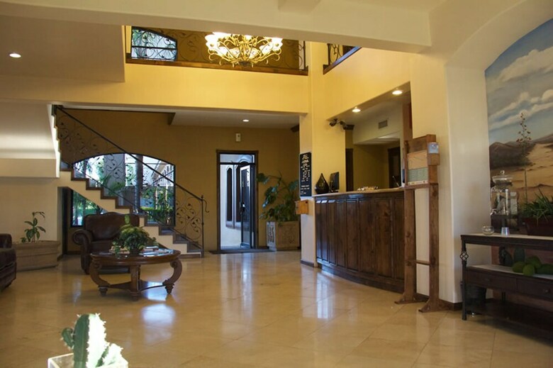 Hotel Estancia Inn