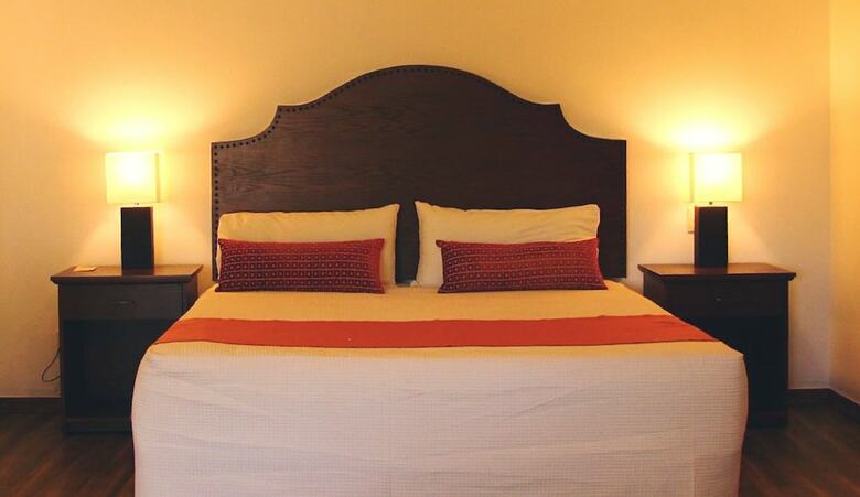 Hotel Estancia Inn