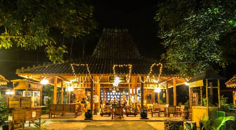 Hotel Balkondes Borobudur
