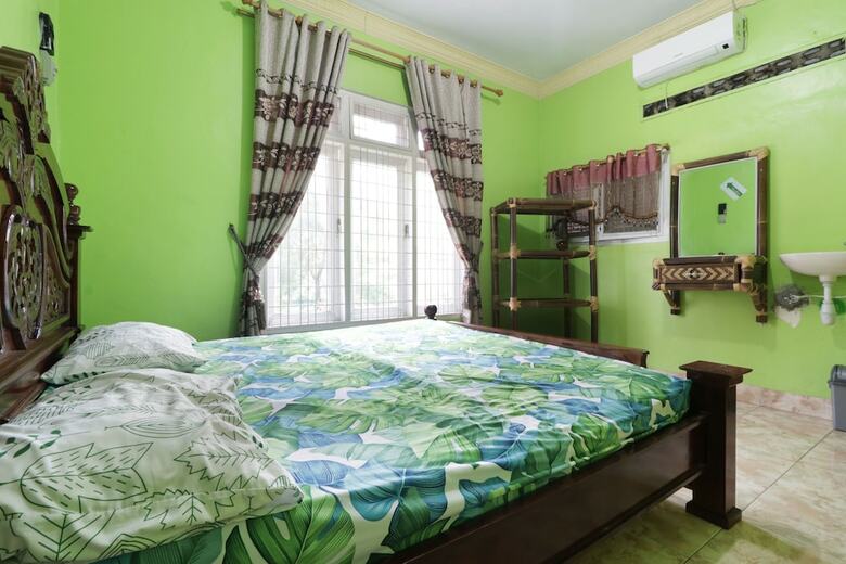 Hotel Waroeng Transit & Depary Homestay
