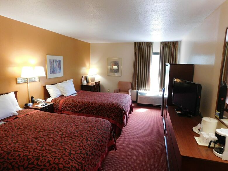 Hotel Days Inn & Suites By Wyndham Cedar Rapids