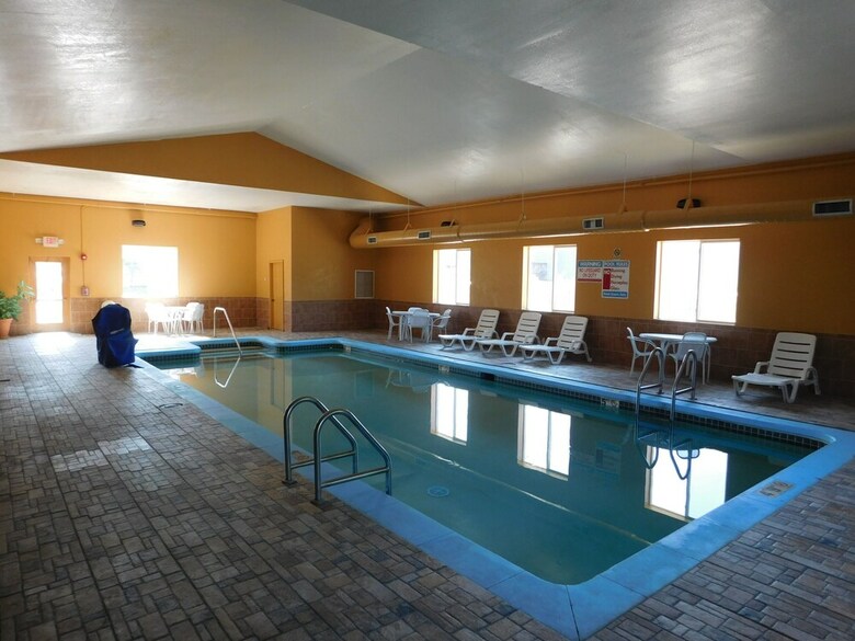 Hotel Days Inn & Suites By Wyndham Cedar Rapids