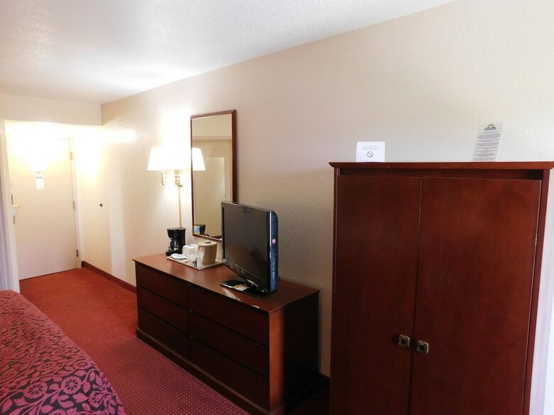 Hotel Days Inn & Suites By Wyndham Cedar Rapids